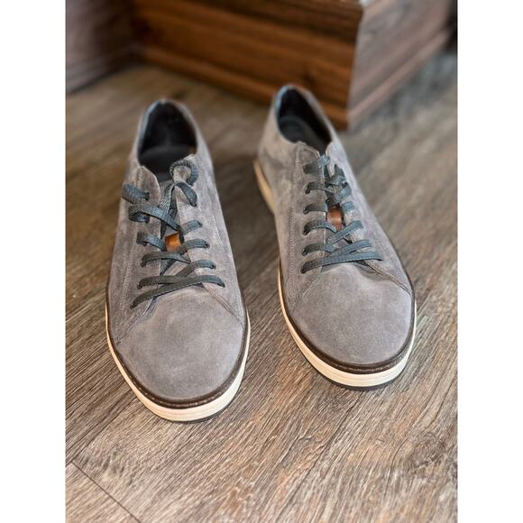 To Boot New York ADAM DERRICK size 10
Fleetwood Grey Suede casual shoe - Picture 1 of 13